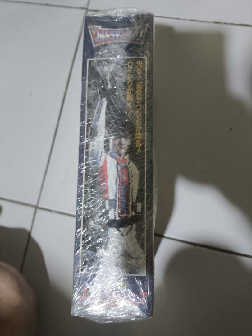 Bandai Ultraman Super Guts Lens Toy - New in Box (Category: Kids Toys) located in Singapore. Submitted by lalalololalalolol (Listing ID 1401649476, Image 3). Description: - Brand new Bandai Ultraman Super Guts Lens toy - Unopened and still in original packaging - Perfect for Ultraman fans and collectors - Includes instructions on the box - it's shrink wrapped protected. therefore the blurry pic.