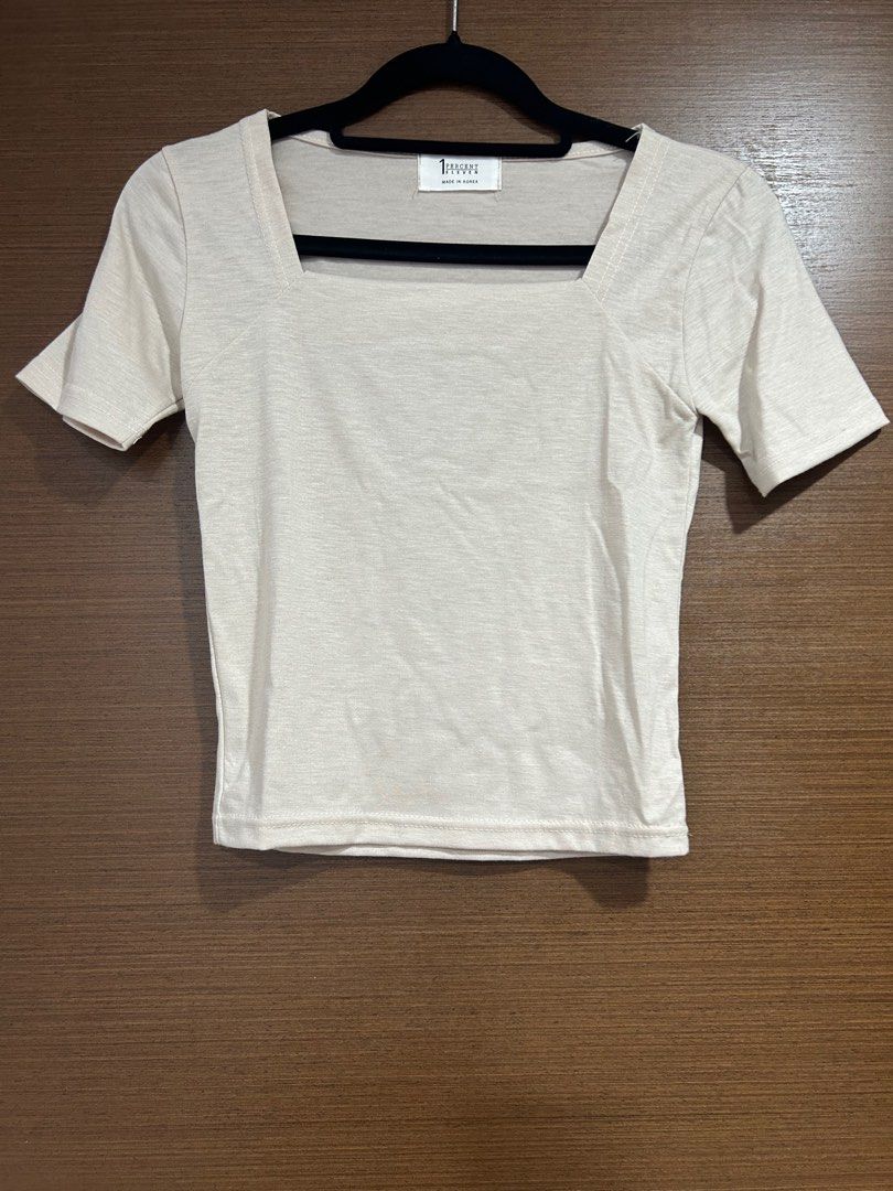 Beige Square Neck Top (Category: Shirts) located in Singapore. Submitted by h1ldaa (Listing ID 1401680708, Image 1). Description: Only worn once to try, still in good condition. Colour: Beige Size: free size Length: +/- 45cm Shoulder: +/- 33.5cm PTP: +/- 35cm Sleeve: +/- 18cm Meet up at my convenience. Mailing will be additional +$2.50 PM for more info.