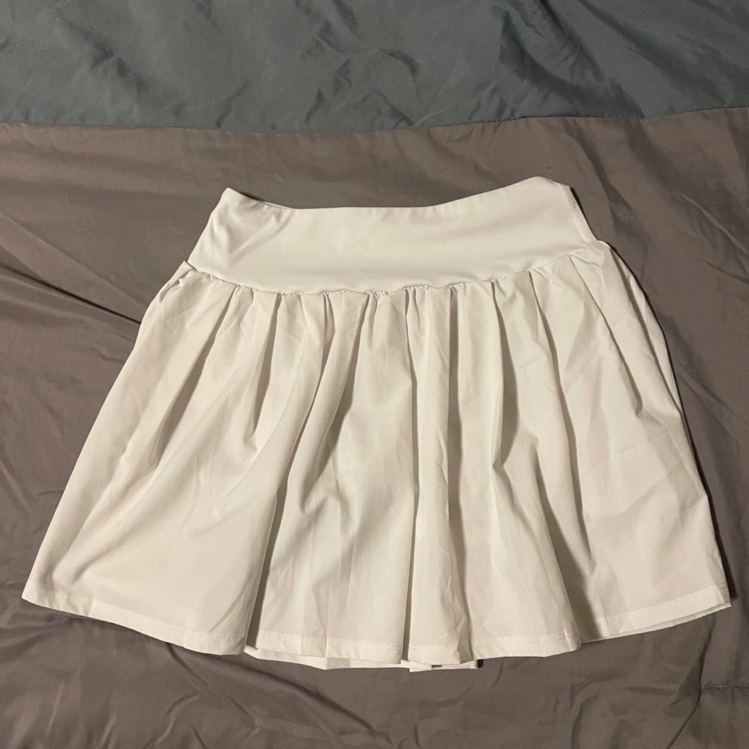 Bench Active Tennis Skirt (Category: Activewear) located in San Juan City. Submitted by mariel.declutter (Listing ID 1401479182, Image 1). Description: Colors: Black, White (2), Mint Green Condition: Just a small stain inside the inner shorts but overall excellent condition, used with care Discount if u buy more than one! RFS: decluttering 🔘 FIRST TO PAY WILL RECEIVE THE ITEM ✅ Shipping from: San Juan City ✅ MOP: Maya/GCash/BDO.
