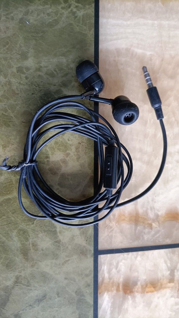 Black Wired Earphones with volume control