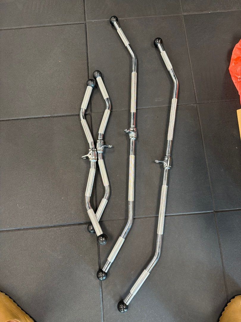 Cable attachments (Category: Cardio & Fitness Machines) located in Singapore. Submitted by luqmanharis (Listing ID 1401615461, Image 1). Description: Multiple size cable attachment 30$ each Take all for $100 .