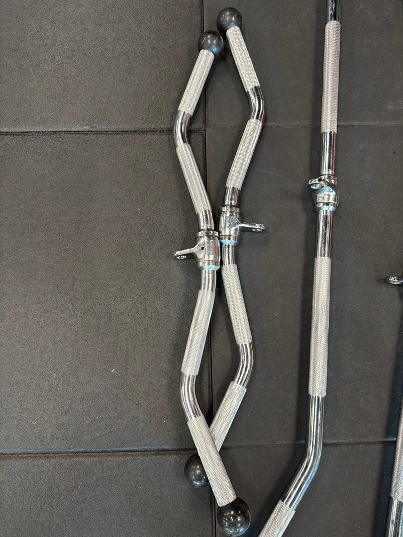Cable attachments (Category: Cardio & Fitness Machines) located in Singapore. Submitted by luqmanharis (Listing ID 1401615461, Image 2). Description: Multiple size cable attachment 30$ each Take all for $100 .