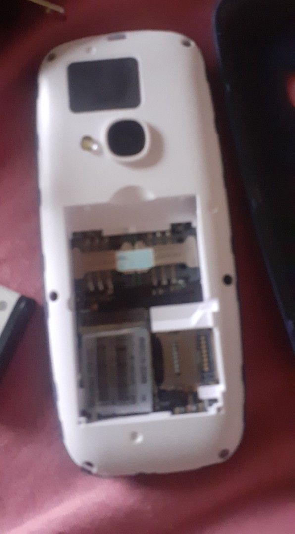 Cellphone (Category: Android Others) located in Quezon City. Submitted by chacha30.s (Listing ID 1401556793, Image 3). Description: •Cellphone, 3310 •Text me at 09277152134 •Buy na po kayo/Offer lang po kayooo.. •Bili na po/Bili na po kayo sa shop ko •sinong may interesado, for Props.. hindi ko na mabuksan, kayo na lang magpagawa...