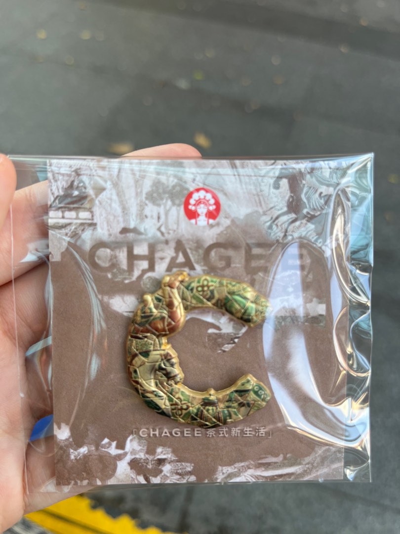 CHAGEE C-Shaped Pin, Hobbies & Toys, Memorabilia & Collectibles, Fan ...