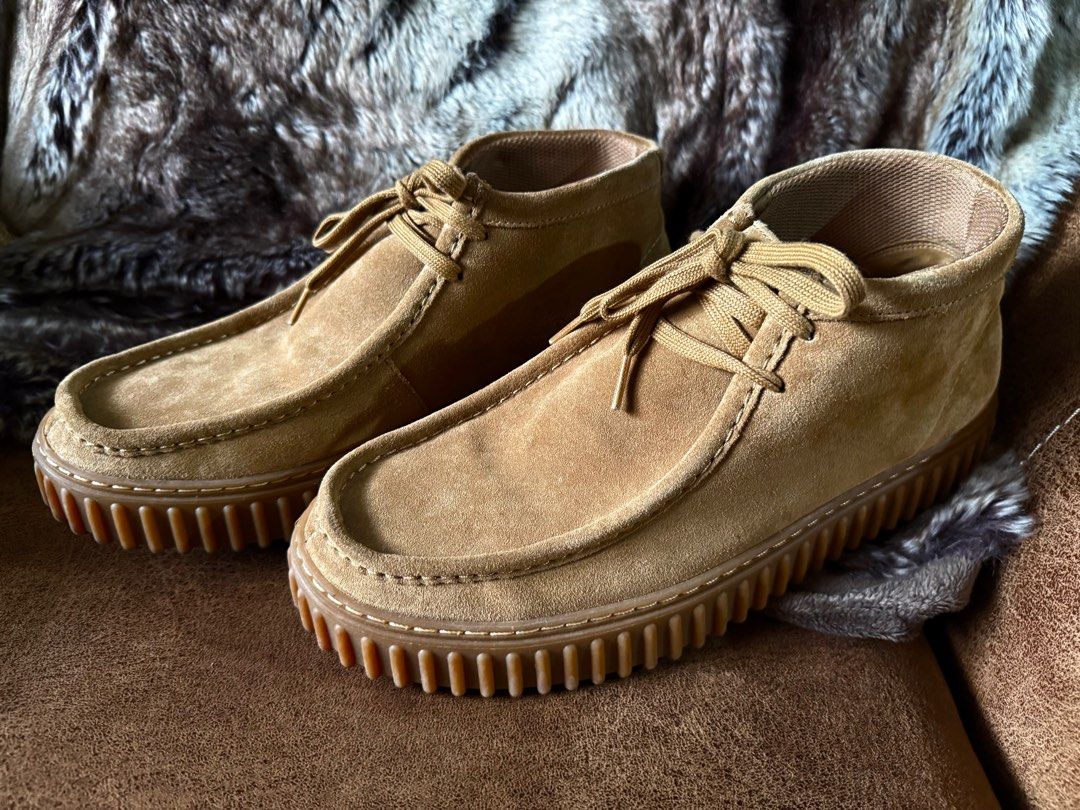Clarks Men's Tan Suede Chukka Boots (Category: Boots) located in Pasig City. Submitted by davedeleon (Listing ID 1401614367, Image 1). Description: Hardly worn Comfy shoes Color: Tan No box No issues No trade Price excludes SF .