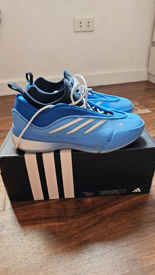 Dame 9 size 9 (Category: Sneakers) located in Las Pinas. Submitted by francisallenpunla (Listing ID 1401588190, Image 2). Description: Used, no issues, just needs cleaning. Las Piñas location .