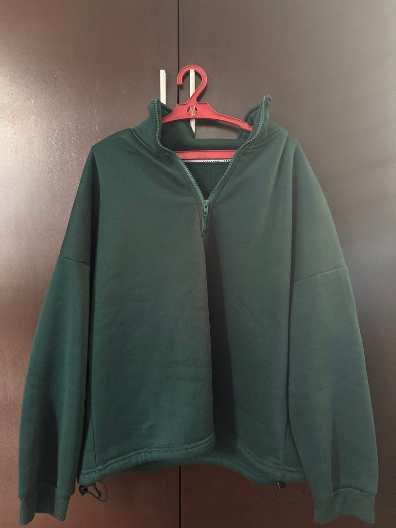 Green Quarter-Zip Jacket (Category: Coats, Jackets and Outerwear) located in Marikina City. Submitted by deecluters (Listing ID 1401714123, Image 1). Description: Note: - Oversized fit for those size xs-s - Has drawstring hem for adjustable sizing - Dark Green Can also do meetups around LRT-2 Stations and Intramuros .