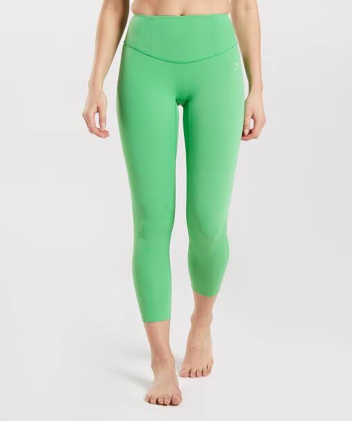 Gymshark Leggings (Category: Activewear) located in Manila. Submitted by dodebelen (Listing ID 1401605537, Image 2). Description: Gymshark Studio 7/8 Cropped Leggings Size M Purchased from Gymshark Website Not ukay.