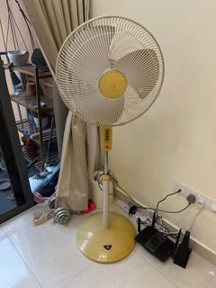 (Category: ) located in . Submitted by up4grabz (Listing ID 1401644438, Image 1). Description: .