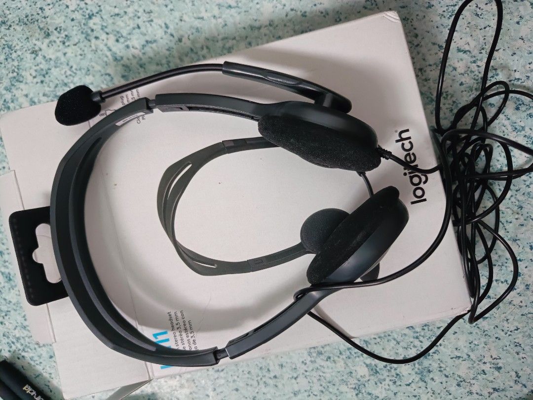 Logitech H111 Stereo Headset (Category: Headphones & Headsets) located in Orani. Submitted by mbfb_btn (Listing ID 1401571219, Image 2). Description: - Logitech H111 Stereo Headset - 3.5mm plug - Built-in microphone - Color: Black - Includes original box - Brandnew Shipping thru J&T.