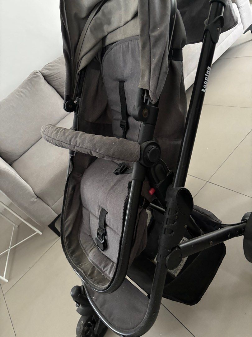 Looping Stroller (Category: Strollers) located in Pasig City. Submitted by jomarianni55843 (Listing ID 1401564998, Image 2). Description: bought dec 2022; used until dec 2023. with carry bag orig price: 26k.