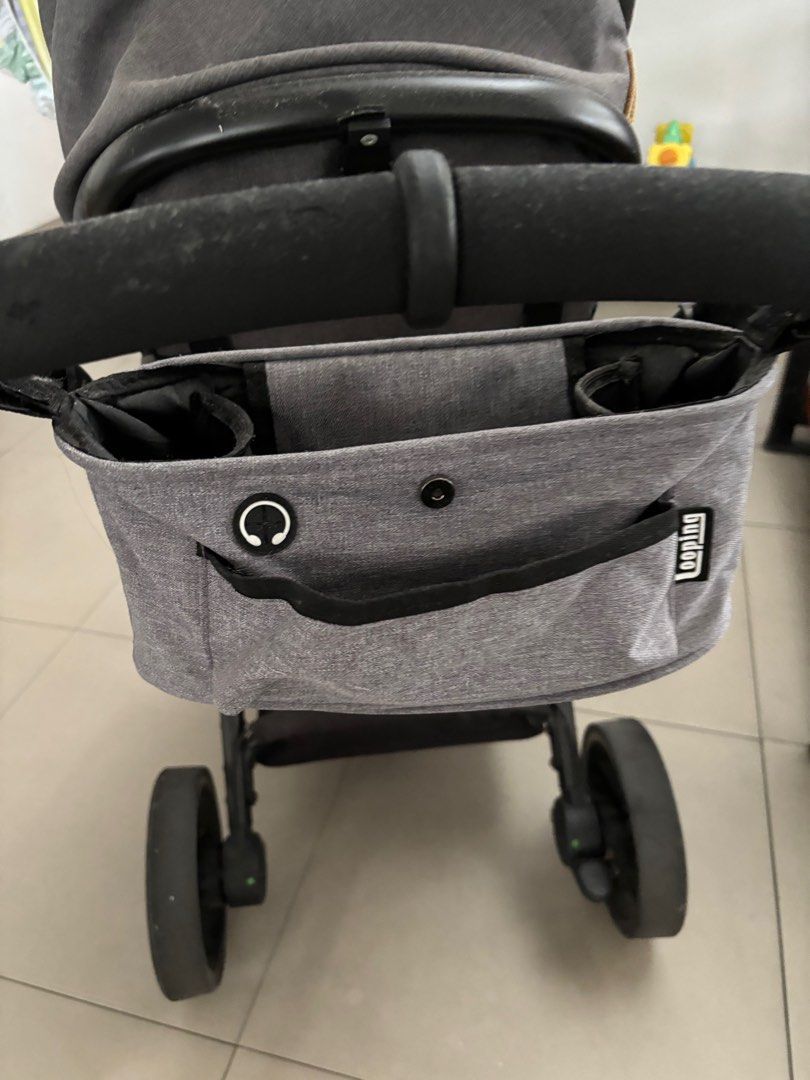 Looping Stroller (Category: Strollers) located in Pasig City. Submitted by jomarianni55843 (Listing ID 1401564998, Image 1). Description: bought dec 2022; used until dec 2023. with carry bag orig price: 26k.