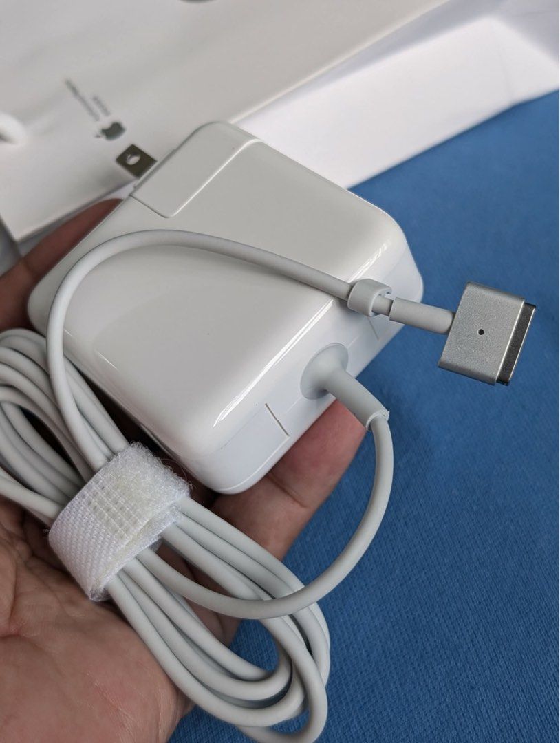 MacBook Charger T type (Category: Chargers) located in San Juan City. Submitted by ph_gadgets_hub (Listing ID 1401602982, Image 2). Description: 💯% MagSafe 2 MacBook Charger (T-tip) 💯% Data sync supported 💯% MFM Certified 💯% Brand new WE ARE STILL ON SALE ❗️❗️❗️ ₱1,200 45W ₱1,400 60W ₱1,600 85W Compatibility: MacBook Air MacBook Pro 100% Working, 10 days replace Warranty For Assurance🔋🔋 Ready to Ship🚖Same Day Delivery within Metro Manila, 