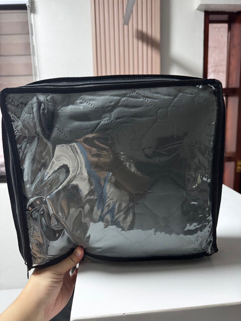 Manduaefoam Waterproof Sofa Protector - 1 Seater (Category: Sofas) located in Makati City. Submitted by marionnnn (Listing ID 1401531068, Image 2). Description: 1 seater mandaue foam waterproof sofa cover grey Rfs: incorrect size/doesnt fit our sofa Loc: Makati.