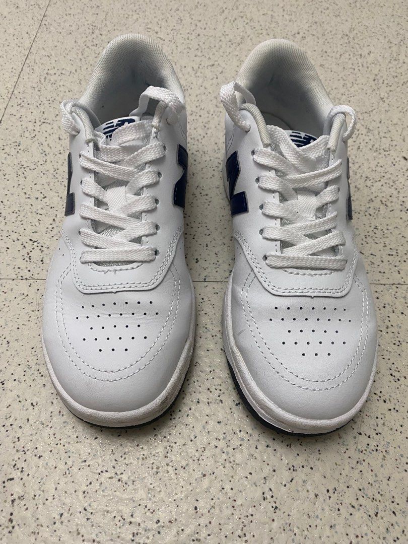 New Balance BB80UFO White Sneakers (Category: Sneakers) located in Makati City. Submitted by glb07 (Listing ID 1401579493, Image 2). Description: Color: White & Navy Size (Men’s): US- 4.5; UK- 4; EU- 37 Comes with original box Used less than 5 times .