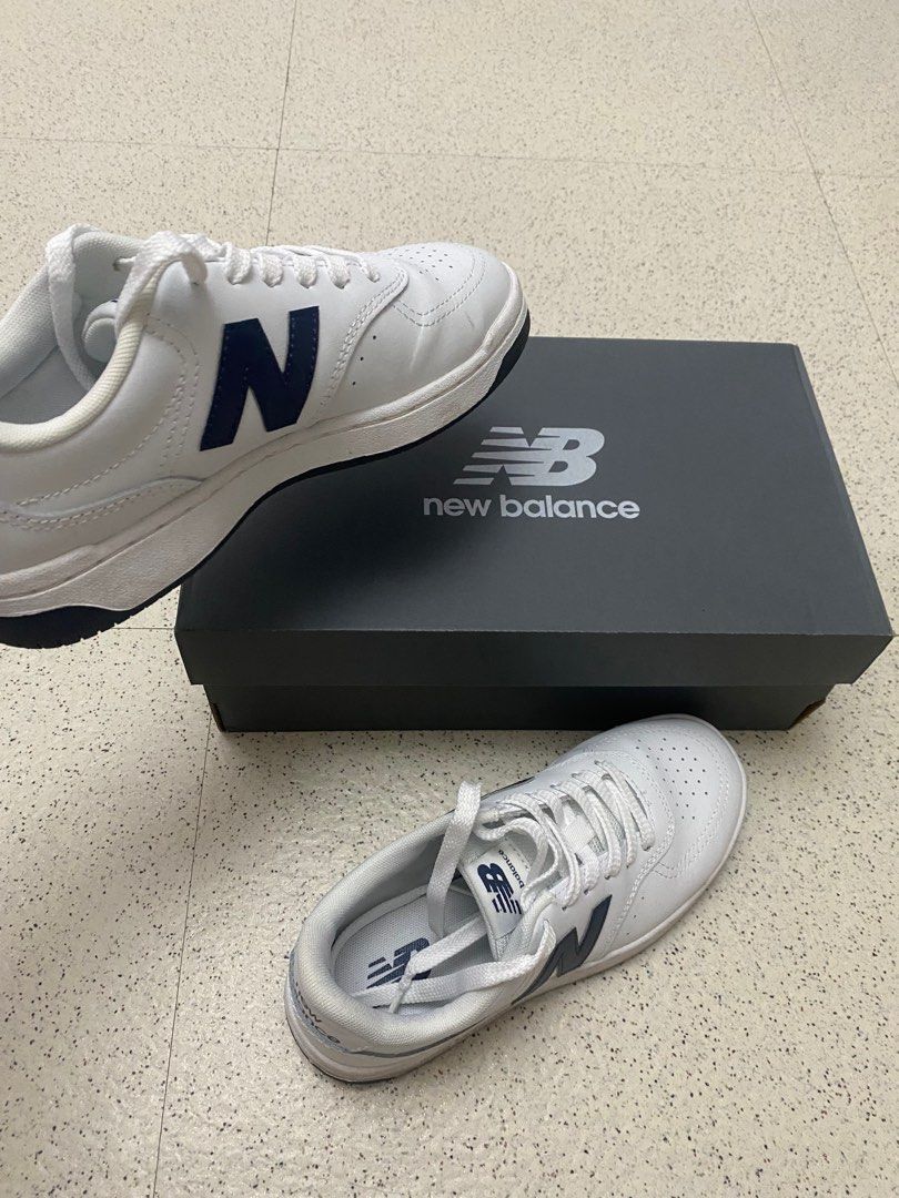 New Balance BB80UFO White Sneakers (Category: Sneakers) located in Makati City. Submitted by glb07 (Listing ID 1401579493, Image 3). Description: Color: White & Navy Size (Men’s): US- 4.5; UK- 4; EU- 37 Comes with original box Used less than 5 times .