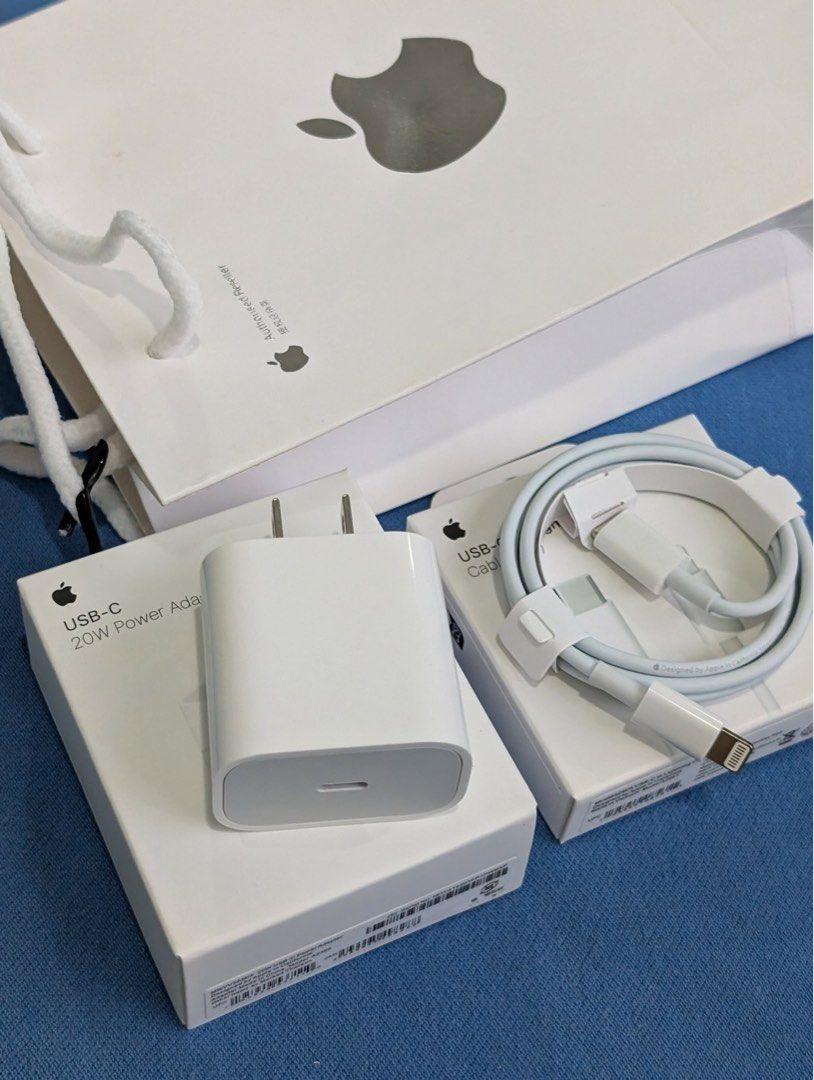 Original 20W iPhone Charger with Lightning Cable w/serial (Category: Chargers & Cables) located in San Juan City. Submitted by ph_gadgets_hub (Listing ID 1401602044, Image 3). Description: Original Apple Adapter Original Apple USB-C to Lightning Cable Original Apple USB-C to Type C Cable SALE‼️ ₱800 (set) Original Apple 20W USB-C Power Adapter with Original USB-C to lightning Cable w/serial number (meron 2 gold pin ang dulo ng cable) 🚀❤️ Also Av