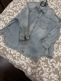 (Category: ) located in . Submitted by aaswardrobe_ (Listing ID 1401654660, Image 1). Description: .
