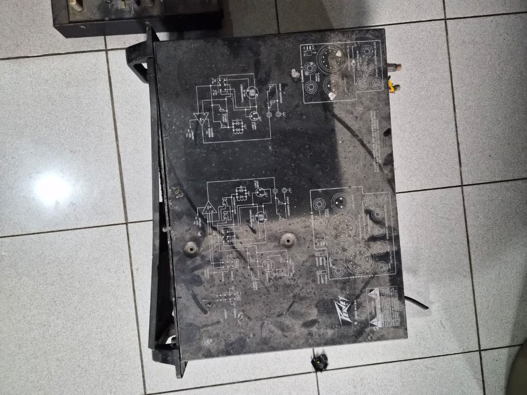 Peavey CS 400X (Category: Soundbars, Speakers & Amplifiers) located in Antipolo. Submitted by alfreds_garahe (Listing ID 1401571854, Image 2). Description: The Peavey CS 400X is a professional stereo power amplifier designed for musical instruments and pro audio equipment. With a power output of 300W x 2, this amplifier delivers clear and powerful sound for various audio setups. Made in the United States by the renowned brand Peavey, this amplifi