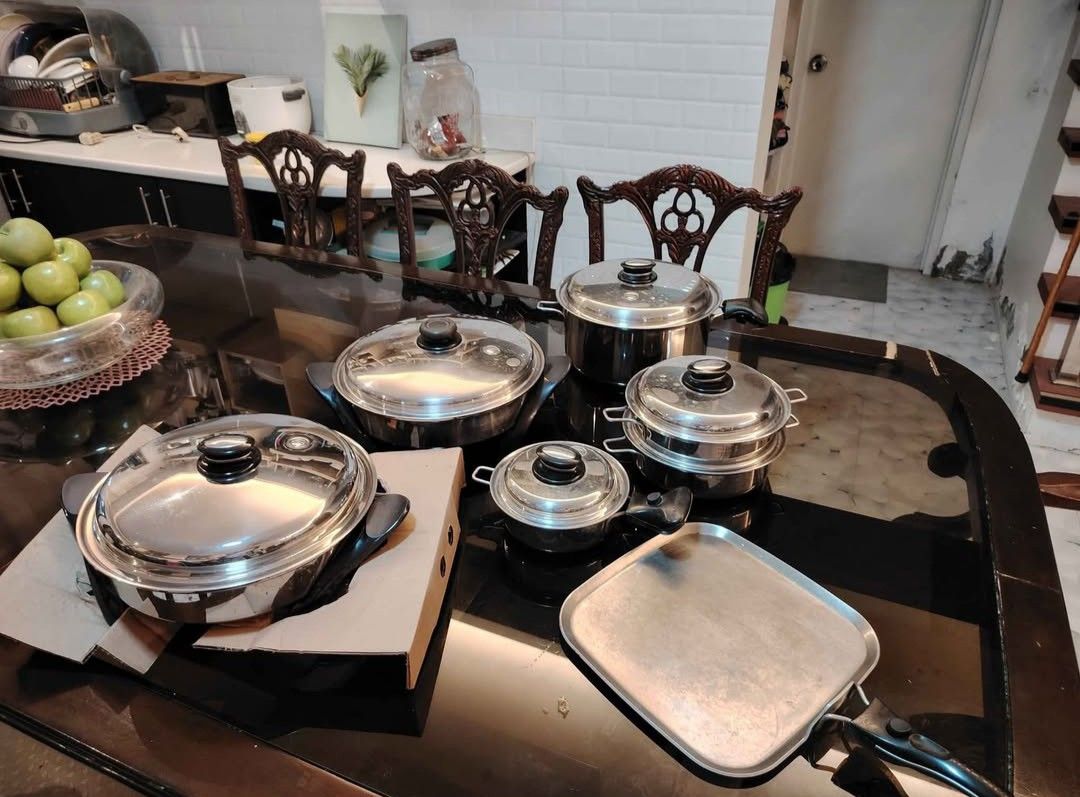 Saladmaster cookware Set - Pre owned (Category: Cookware & Accessories) located in Dasmarinas. Submitted by solstice.style (Listing ID 1401545662, Image 2). Description: SALE‼️‼️‼️ -Take all for 160k (negotiable pa po) - selling this before 200k (kelangan lang money for medical expenses) -Market Value as of 2026 of this set is 275k -with saladmaster cleaner -and saladmaster booklet/inclusions) SALADMASTER SET ( 6 PCs) - 1Roasting Pot ( Big Size) 