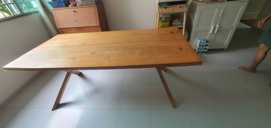 Solid Wood Dining Table (Category: Tables & Sets) located in Singapore. Submitted by happyolala (Listing ID 1401602700, Image 2). Description: pls pm me if you interest .