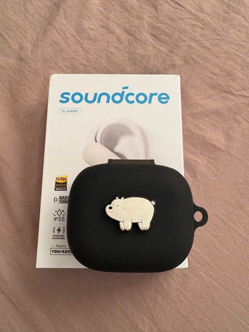 Soundcore AeroFit 2 Open-Ear Earbuds (Category: Earphones) located in Manila. Submitted by margottpen (Listing ID 1401714784, Image 2). Description: RFS: Need money for shoes hehe Di masyado nagamit, nalagyan kaagad ng casing pwede tanggalin nalang at palitan .