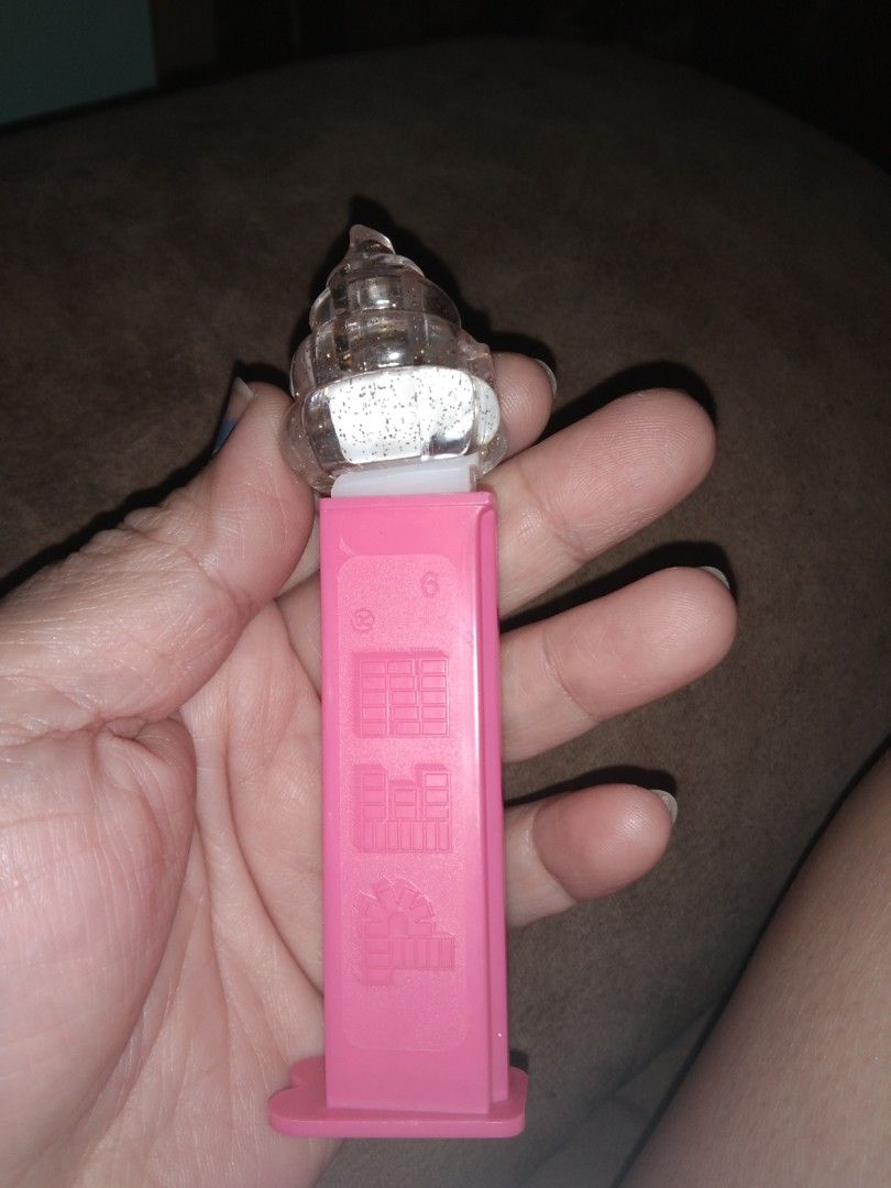 Transparent pez container (Category: Character Goods) located in Quezon City. Submitted by eidorableshop (Listing ID 1401633853, Image 2). Description: .