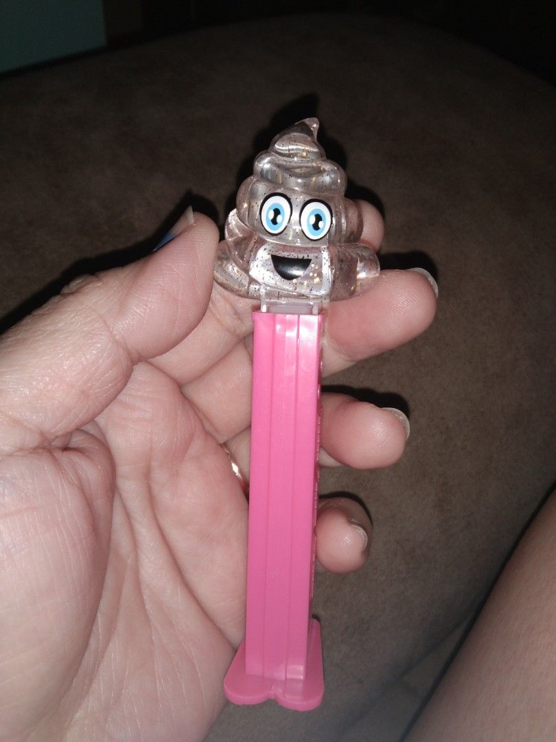 Transparent pez container (Category: Character Goods) located in Quezon City. Submitted by eidorableshop (Listing ID 1401633853, Image 1). Description: .