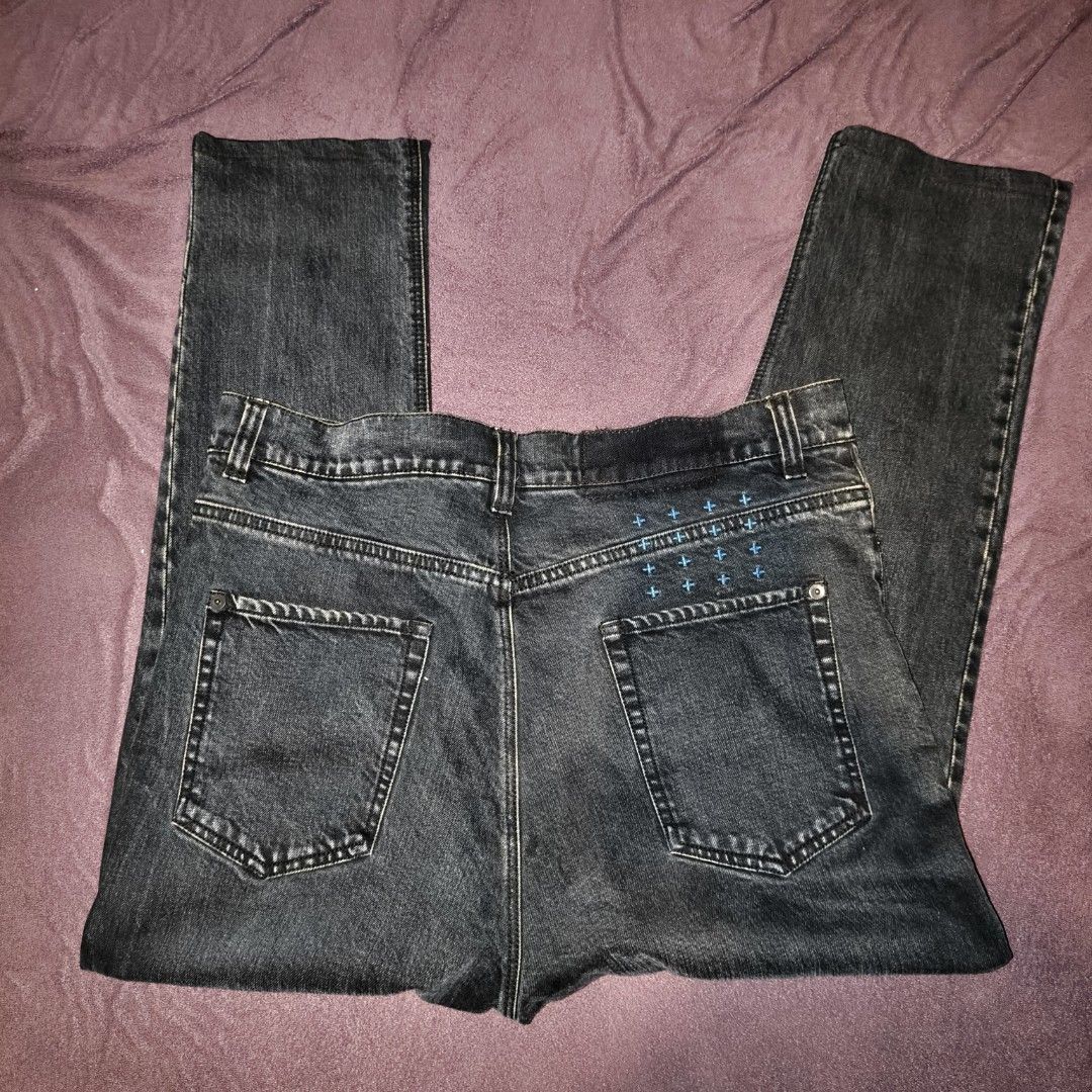 Ksubi Mens Slim Slouch Jeans Size 31 (Category: Jeans) located in Manila. Submitted by easyflip_04 (Listing ID 1401661051, Image 2). Description: https://www.farfetch.com/ph/shopping/men/ksubi-button-fly-straight-jeans-item-30897629.aspx Dark wash Tsubi jeans. Features a button fly and a unique cross design on the back pockets. The jeans have a waist size of 31, hem of 11 inches, and a length of 37 inches. Made in China. The jeans have a classic 
