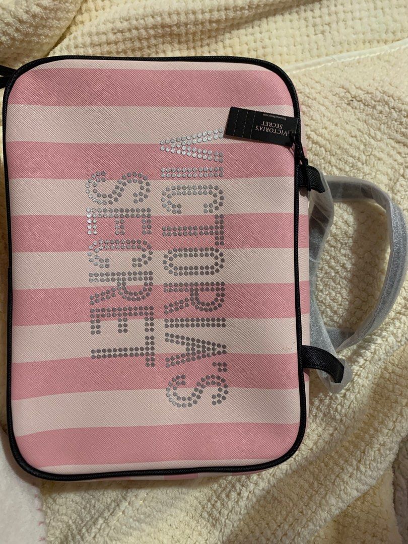 Victoria's Secret Toiletry Bag (Category: Purses & Pouches) located in Tangub. Submitted by pollymolly23 (Listing ID 1401685954, Image 1). Description: .