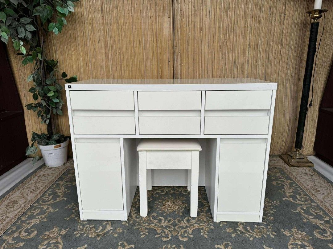 White Vanity Desk with Stool (Category: Tables & Sets) located in Valenzuela. Submitted by princeraya55649 (Listing ID 1401619113, Image 2). Description: Vanity Table with Stool Price: 10500 L39.5 x W16 x H30 In good condition Code MDJ34-E594.