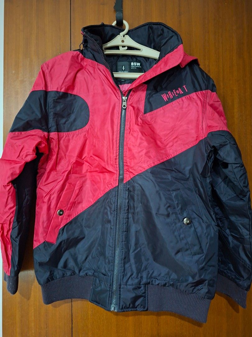 Winter Jacket (Category: Coats, Jackets and Outerwear) located in Singapore. Submitted by qyyyyy (Listing ID 1401677574, Image 1). Description: Chest: 55cm Length: 71cm Winter jacket Available for self collection.