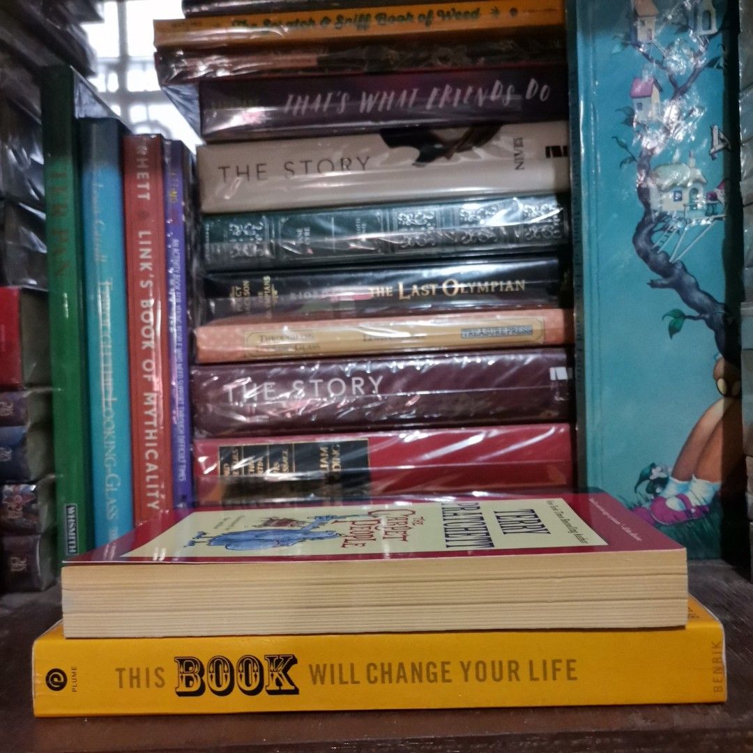 [2013] The Carpet People by Terry Pratchett [authentic] (Category: Storybooks) located in Zamboanga. Submitted by papelatpangarap (Listing ID 1403284627, Image 3). Description: .