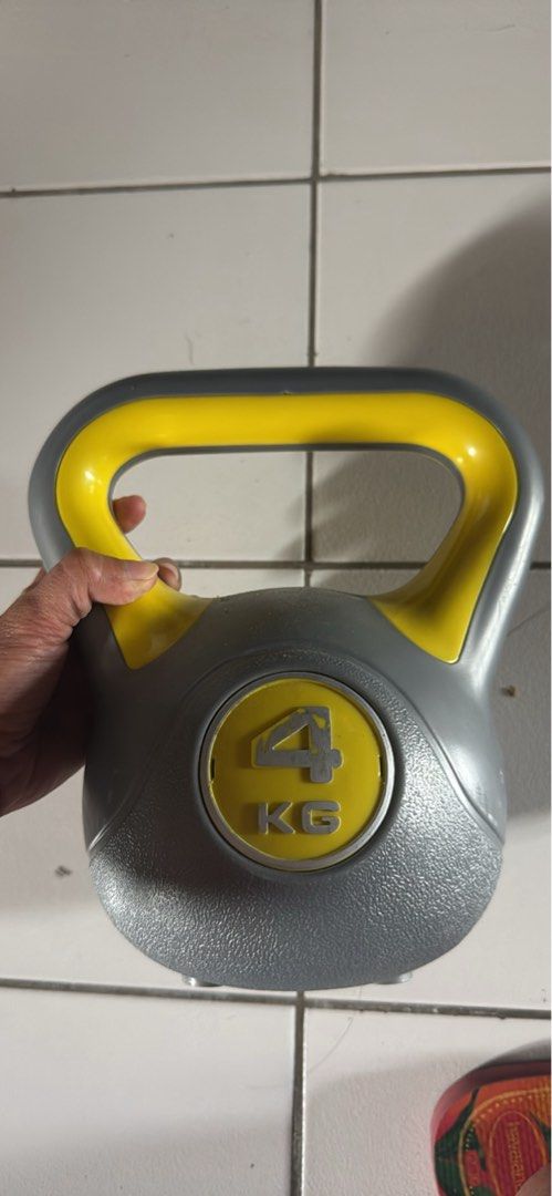 4KG Kettlebell (Category: Weights & Dumbbells) located in Makati City. Submitted by joyannm83650 (Listing ID 1403279722, Image 1). Description: .