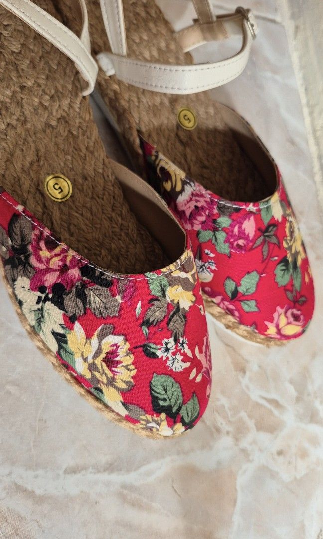 Abaca Sandals Size 5 (Category: Wedges) located in Taguig. Submitted by aliyah.tinytreasures (Listing ID 1403297786, Image 2). Description: Janna Abaca Sandals by Celestial Footwear, Size 5 Locally made Unused, fitted only.