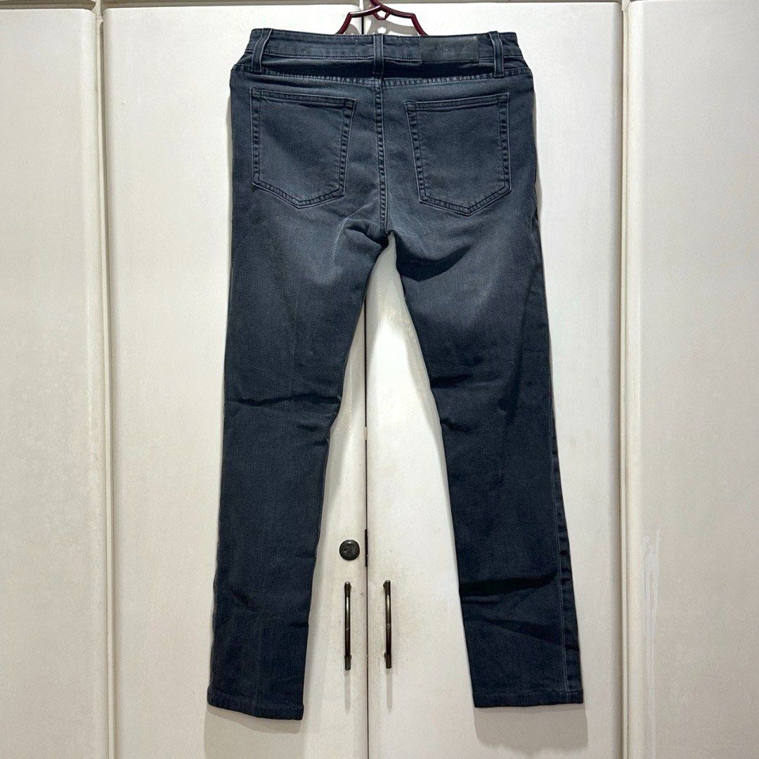 Acne Studios - Grey Flex Basement Jeans (Category: Jeans) located in Muntinlupa City. Submitted by pickjes (Listing ID 1402652180, Image 2). Description: Brand: Acne Studios Style: Flex Basement Jeans Size: 28/32 Color: Grey Material: 98% cotton, 2% elastane Narrow, mid-rise jeans. Slim fit with tapered, skinny leg. Color washed grey. Fitted, stretchable. Measurements laid flat: • Waist - 14 inches • Length- 36 inches Condition: Like new. No flaw