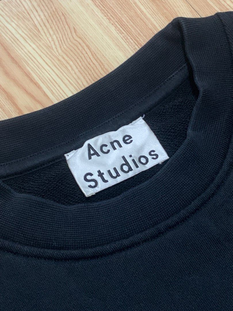 Acne Studios Sweater (Category: Longsleeves) located in Makati City. Submitted by newyieldco05 (Listing ID 1403269933, Image 2). Description: XS on tag Complete tags Very Good Condition No issue.