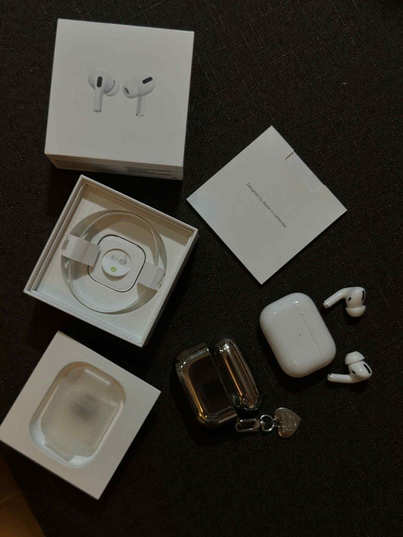 Apple AirPods Pro Gen 1 (Category: Earphones) located in Quezon City. Submitted by afterschoolmnl (Listing ID 1403297810, Image 2). Description: AirPods Pro (1st Gen) – Original Apple, Good Working Condition 🔊 Active Noise Cancelling works great 🎧 Clear sound + strong bass 🎙️ Mic OK for calls / Zoom / online class 🏋️ Perfect for workout / gym / commute 📦 Inclusions: • Box • Charging case • Small silicone ear tips • Original unit, NOT replace