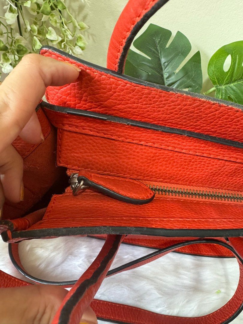 Rush!! Celine Paris Handbag original (Category: Luxury Bags & Wallets) located in Quezon City. Submitted by roseloveph (Listing ID 1403277360, Image 2). Description: .