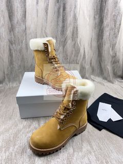 (Category: ) located in . Submitted by shoes.locker (Listing ID 1403359232, Image 1). Description: .