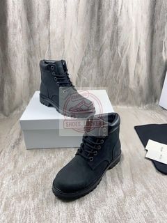 (Category: ) located in . Submitted by shoes.locker (Listing ID 1403359510, Image 1). Description: .