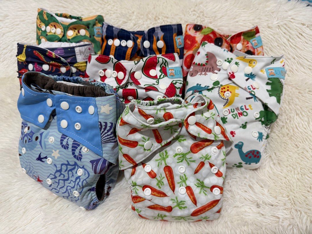 Cloth Diapers Alva and white snaps assorted (Category: Diapers & Baby Wipes) located in Carmona. Submitted by raisaviena52547 (Listing ID 1403385818, Image 1). Description: Used but not abused Shipping c/of buyer With 2-3 inserts.