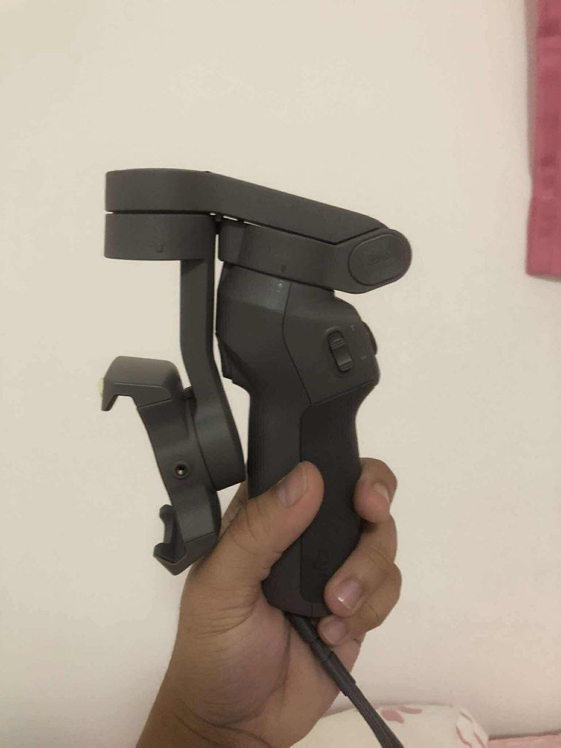Dji OSMO Mobile 3 Combo (Category: Gimbals & Stabilizers ) located in Binan City. Submitted by jsell1 (Listing ID 1403278781, Image 3). Description: Dji osmo mobile 3 combo-6000 only -DJI osmo 3 gimbal -case -soft bag -gimbal stand Bought in japan ,halos bago pa RFS: hindi na masyadong nagagamit.Need cash 1K downpayment for sure buyer.