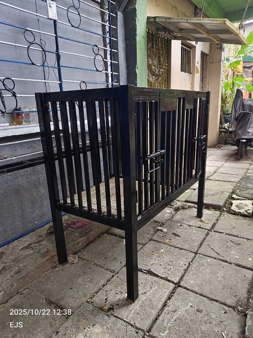Dog and Cat Cage ( Heavy Duty) (Category: Homes & Other Pet Accessories) located in Rizal. Submitted by jenaus12 (Listing ID 1403383623, Image 2). Description: FOR SALE: 🐕DOG CAGE - 6,500 ✅Size: 132x80 ✅Dual ✅Heavy duty ( Tubular Steel) ✅Quit na sa mga dogs nilipat na sila ✅Check na lang sa bahay 🙆‍♀️Pick up 📍Kasiglahan montalban rizal.