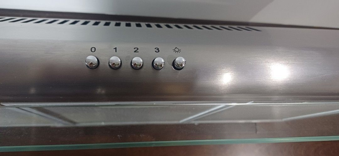 ELBA Range Hood 90 cm double motor (Category: Other Kitchen Appliances) located in Manila. Submitted by rossctori (Listing ID 1403389606, Image 3). Description: 90cm Elba Range hood Double Motor naka storage lang used for less than 1 year for residential condo cooking. (Batched cooked once a week) Free Delivery within Las Pinas, Alabang, Bacoor, Dasmarinas. (will deliver myself) .