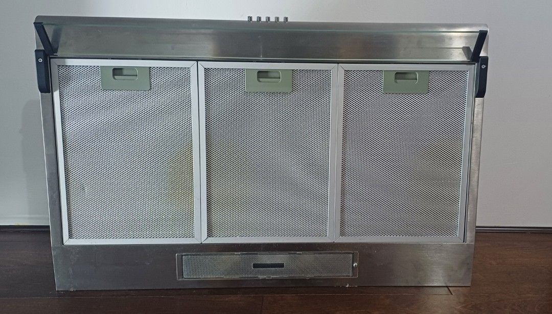 ELBA Range Hood 90 cm double motor (Category: Other Kitchen Appliances) located in Manila. Submitted by rossctori (Listing ID 1403389606, Image 1). Description: 90cm Elba Range hood Double Motor naka storage lang used for less than 1 year for residential condo cooking. (Batched cooked once a week) Free Delivery within Las Pinas, Alabang, Bacoor, Dasmarinas. (will deliver myself) .