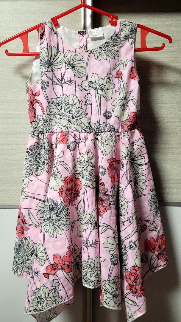 Floral Print Dress (Category: Babies & Kids Fashion) located in Bacoor. Submitted by jhas06 (Listing ID 1403243988, Image 1). Description: - Pink floral print dress - Sleeveless design - Pleated skirt - Round neckline - Fitted bodice - Lightweight fabric - Ideal for warm weather.