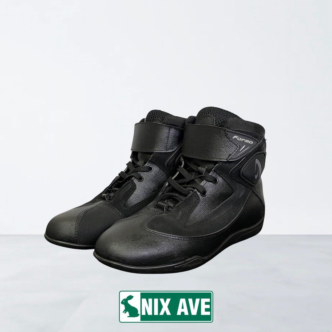 Forma Derby Motorcycle Riding Boots Shoes (Category: Boots) located in Quezon City. Submitted by abubutsko (Listing ID 1403317686, Image 2). Description: Ride ready, built for comfort and style 🏍️ Forma DERBY (AUTHENTIC) — now available for ₱3,499 📏 Size: EU 41 / US-M 8 / US-W 9.5 ✅ Condition: 9/10, minor signs of usage 📍 Cubao, QC 🚚 Shipping via Lalamove / J&T 🤝 Meetups: Gateway Mall / UST 💳 Gcash / Bank Transfer / COD via Lalamove or Grab
