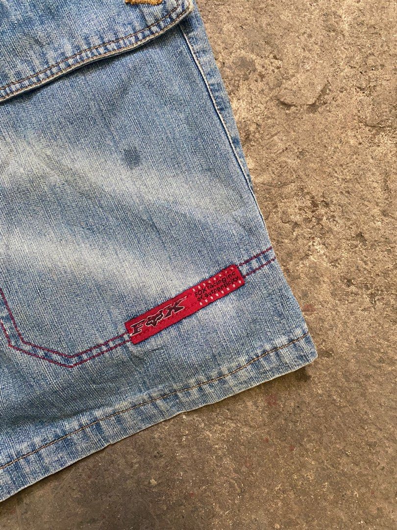 FOX RACEWEAR big pocket long jorts (Category: Shorts) located in Manila. Submitted by ercmrsmam (Listing ID 1403346491, Image 3). Description: Fox race wear longjorts Big pocket front and back 26-28 waistline .