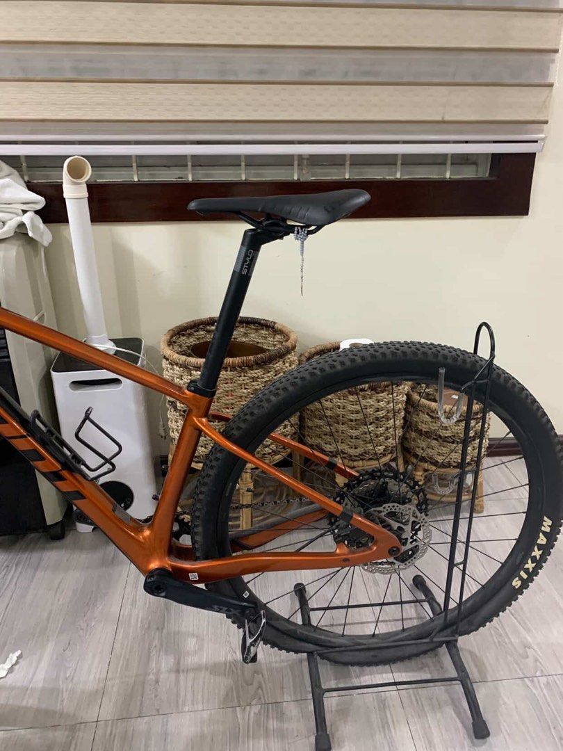 Giant XTC Carbon Frame Mountain Bike (Category: Bicycles) located in Bocaue. Submitted by fku03 (Listing ID 1403371611, Image 3). Description: Giant XTC carbon frame mountain bike. Features Shimano SLX groupset, Shimano MT-501 brakeset, and Truvativ Stylo race seatpost. Includes Fizik Antares saddle, Blackinc handle bar, and Giant XTC wheelset. Equipped with Maxxis Rekon Race tubeless tires..